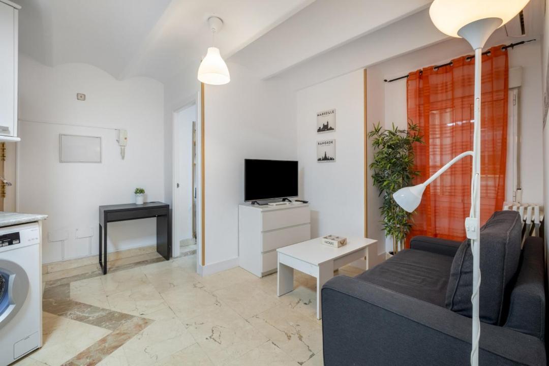 2 Bedroom 1 Bathroom Furnished - Sol - Cozy Vintage - Mintystay Madrid Exteriér fotografie