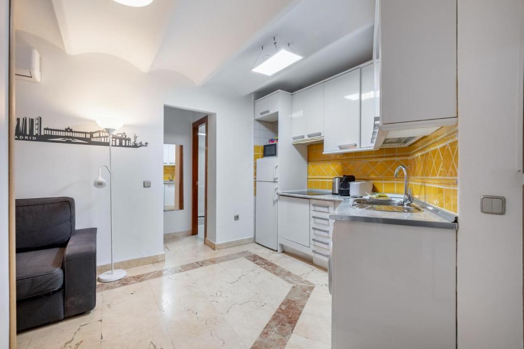 2 Bedroom 1 Bathroom Furnished - Sol - Cozy Vintage - Mintystay Madrid Exteriér fotografie