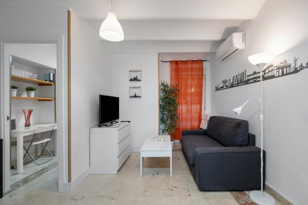 2 Bedroom 1 Bathroom Furnished - Sol - Cozy Vintage - Mintystay Madrid Exteriér fotografie
