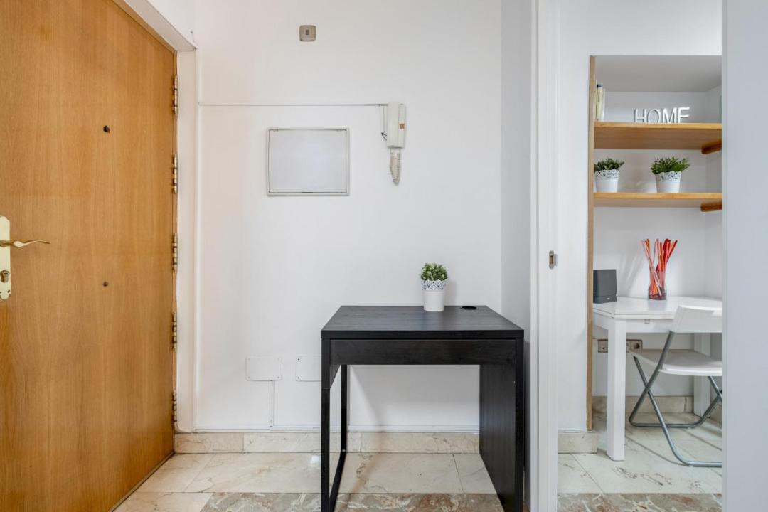 2 Bedroom 1 Bathroom Furnished - Sol - Cozy Vintage - Mintystay Madrid Exteriér fotografie