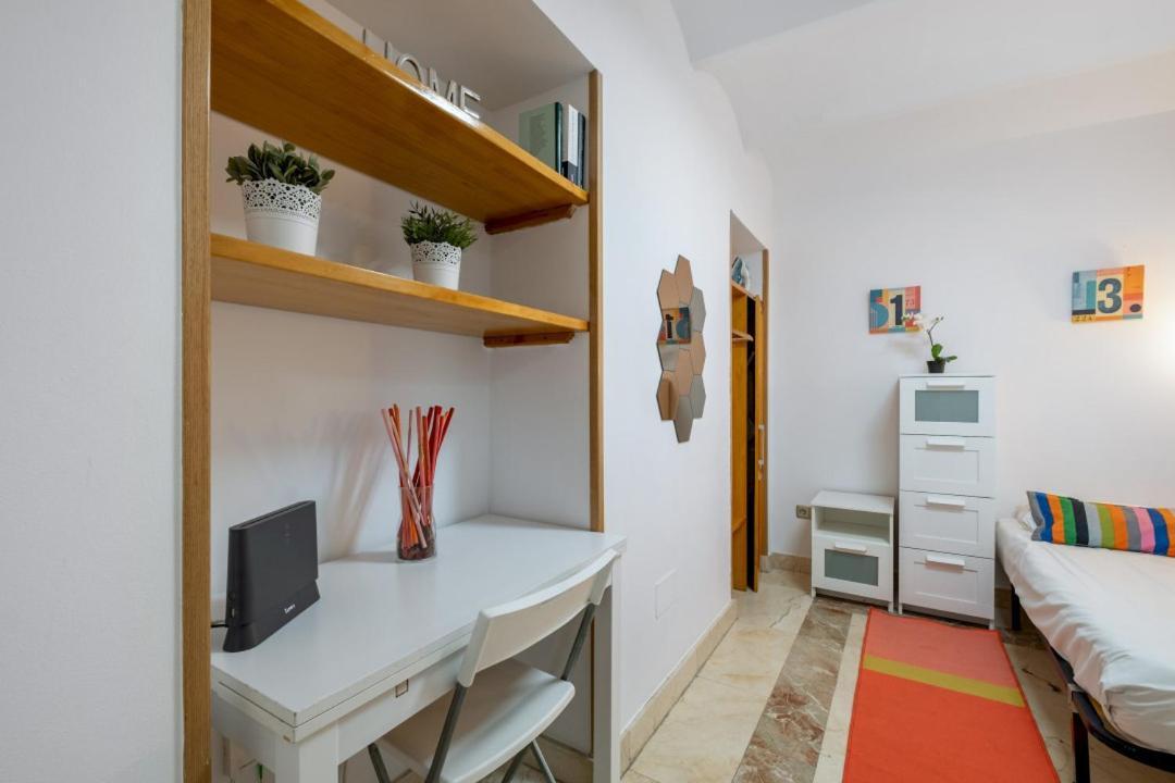 2 Bedroom 1 Bathroom Furnished - Sol - Cozy Vintage - Mintystay Madrid Exteriér fotografie